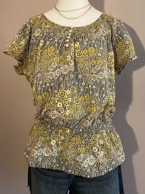 IZOD 100% Cotton Women’s Floral Smocked Waist Top - Yellow and gray